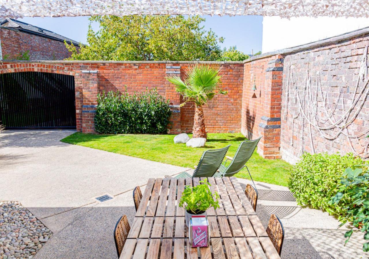 Mid-century Modern Style 1bd House With Large Garden