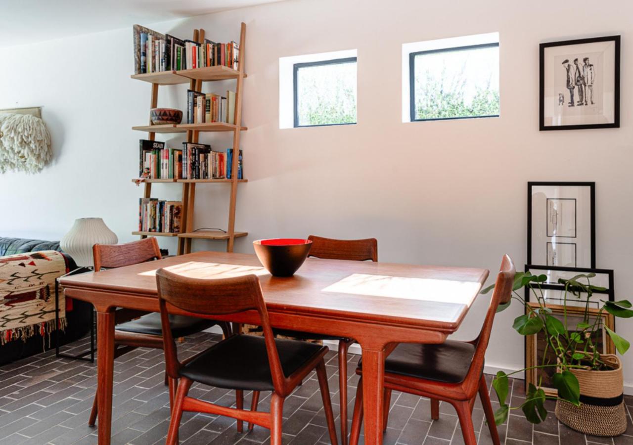 Mid-century Modern Style 1bd House With Large Garden Apartamento Cheltenham