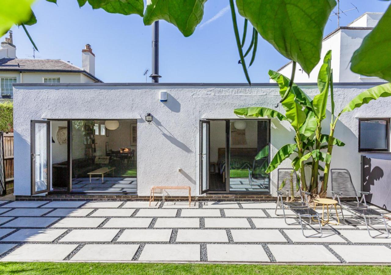 Mid-century Modern Style 1bd House With Large Garden * Cheltenham