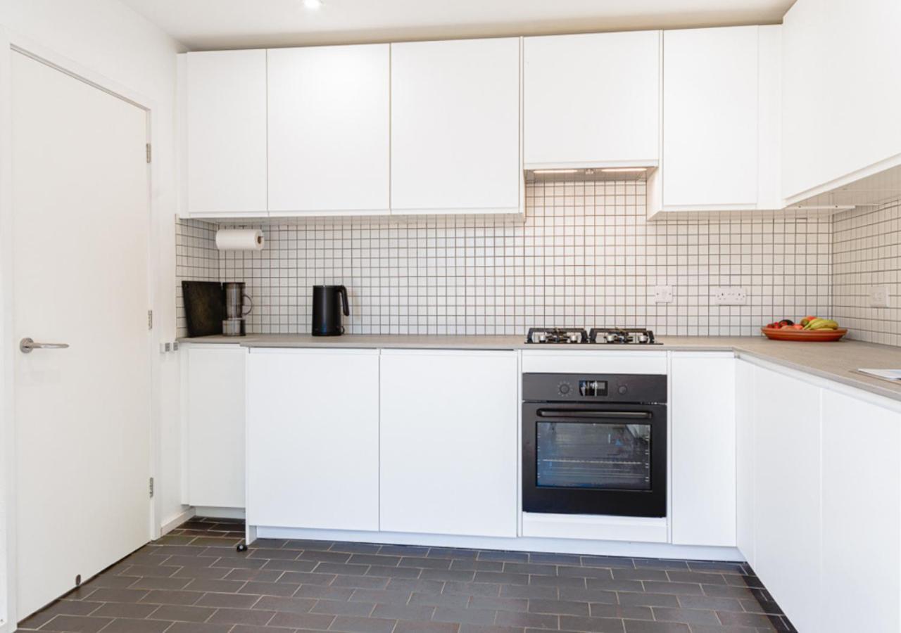 Mid-century Modern Style 1bd House With Large Garden Cheltenham